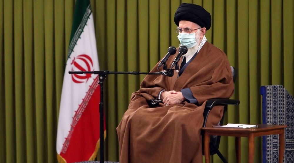 Khamenei ha criticato i governi musulmani.